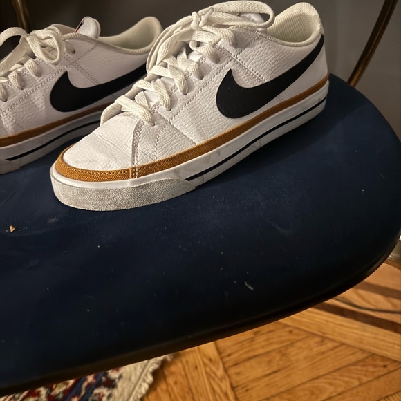 Nike White Court Legacy Next Nature Sneakers - Picture 3 of 6